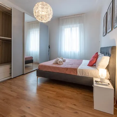 Housmart Previati 3 Apartment